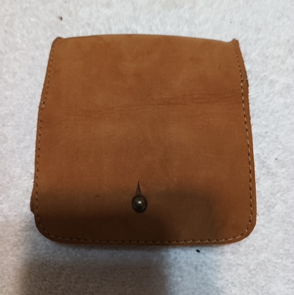 Hide and Drink squared fold coin purse NWOT. 100%leather. - Picture 4 of 6